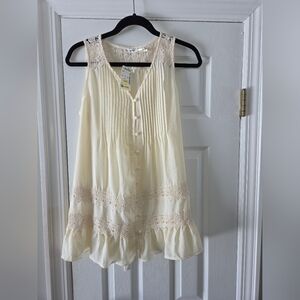 Blu Pepper Cream Sleeveless Lace Trim Top